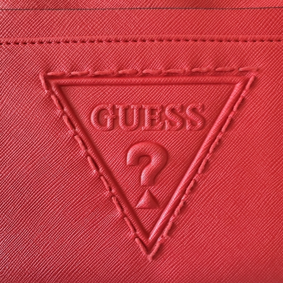 Guess clutch purse - Picture 2 of 4